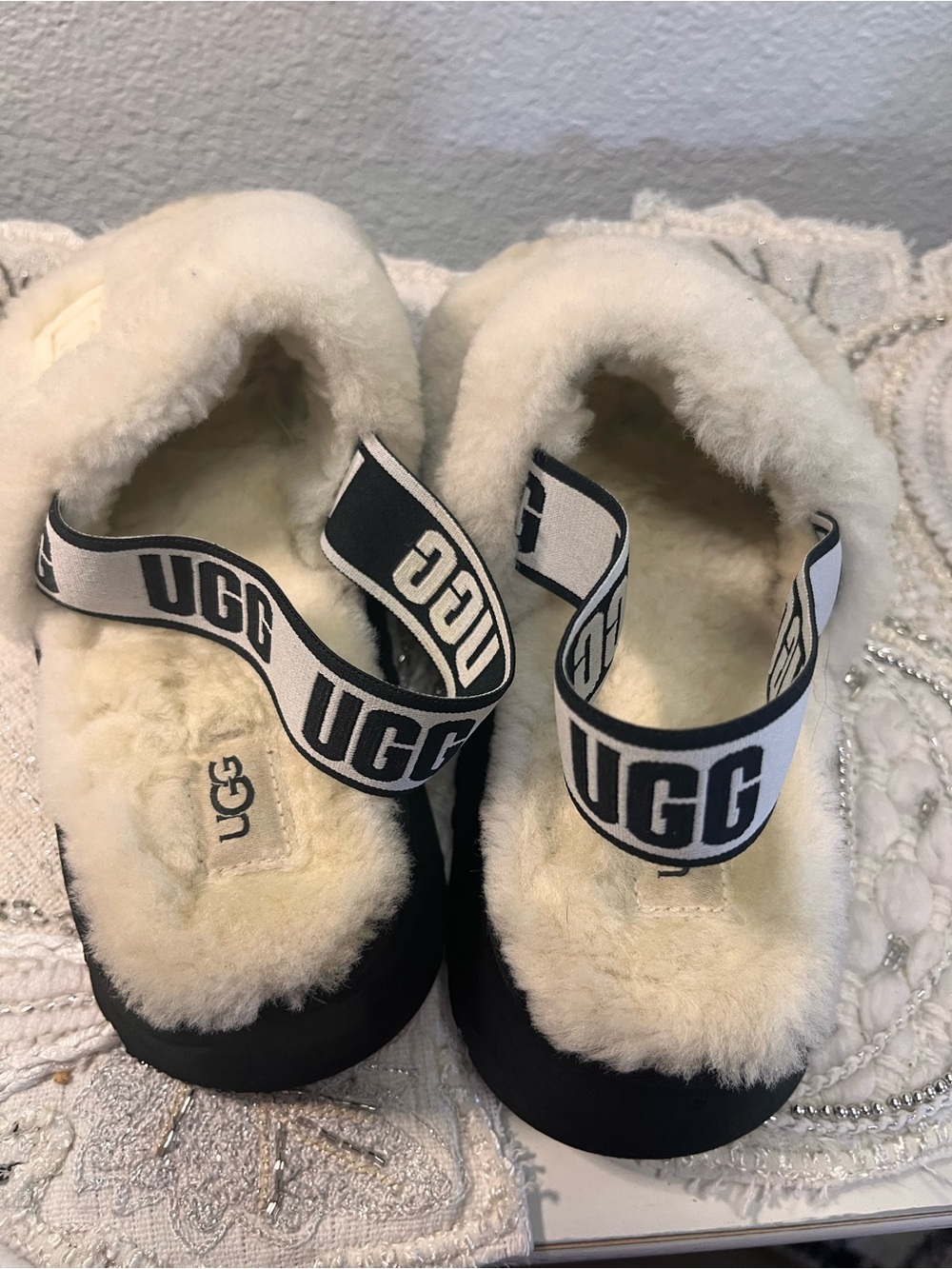 UGG Funkette Platform Slingback Slippers Cream Black Shearling Size 6 - Picture 9 of 10